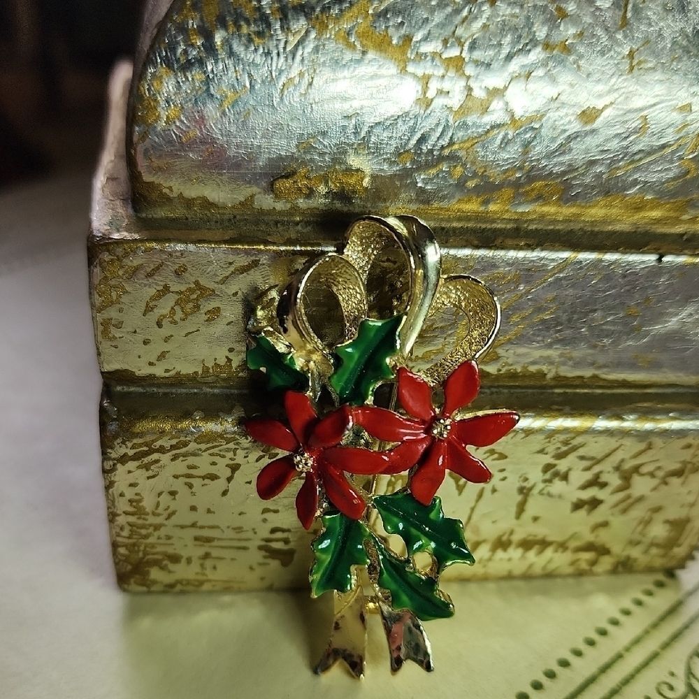 Vintage Gerrys Poinsettia & Gold Tone Ribbon Bow Brooch